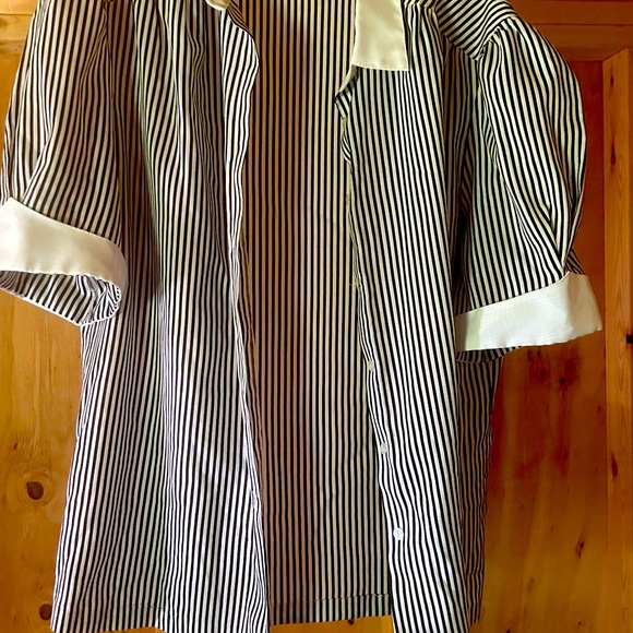 Vintage pinstripe black & white Lady Manhattan blouse! - Picture 5 of 5